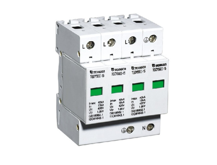 适用范围 该系列电涌保护器(以下称SPD),适用于交流50/60Hz,额定电压至440V的供电系统(或通讯系统)中,对间接累和直接累电影响或其它瞬时过电压的电涌进行保护; SPD具有相对相、相对地、相对中线、中线对地及其它组合等保护模式; 本产品严格按照GB18802.1-2002/IEC61643.